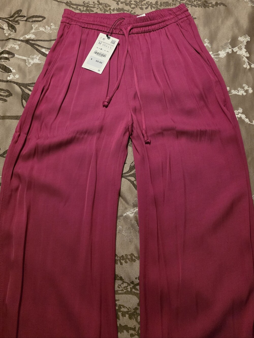 Zara Suit - Picture 3 of 4